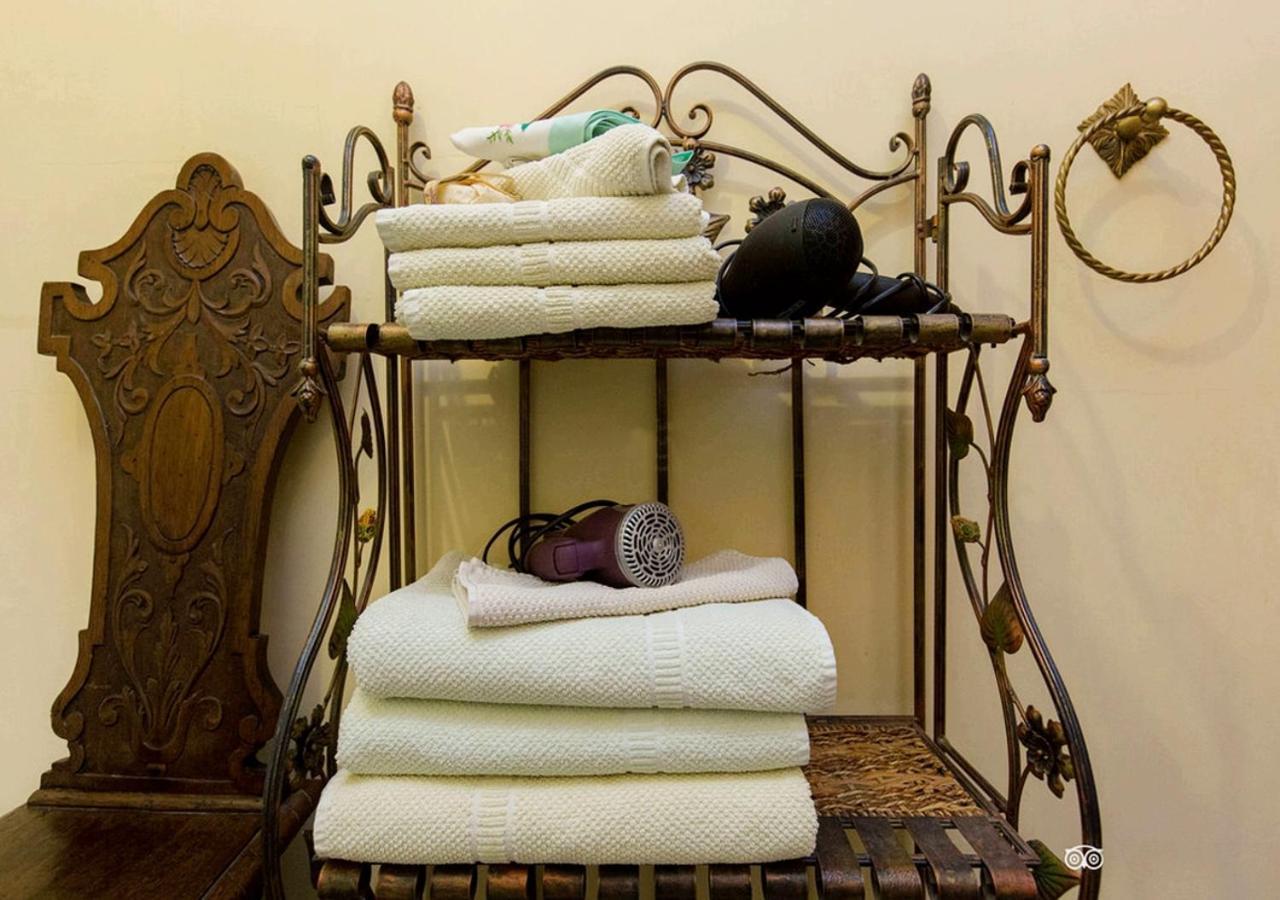 B&B Atmosfere Del Centro Storico Napoli Rom bilde
