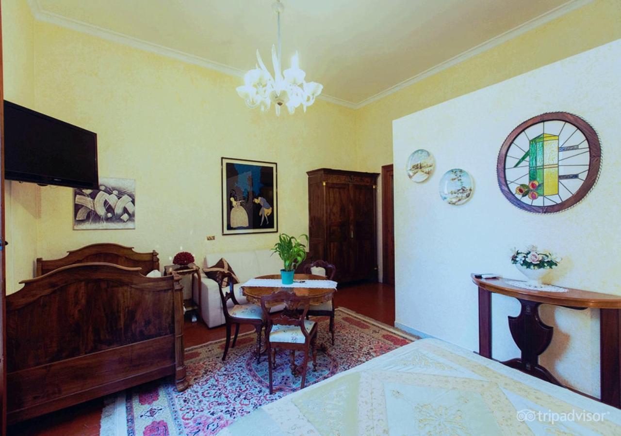 B&B Atmosfere Del Centro Storico Napoli Rom bilde
